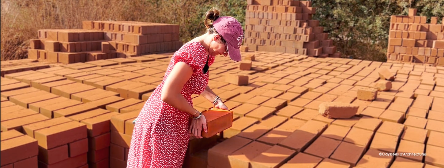 La terre pour construire Visite d'une usine de Brique en Terre Crue