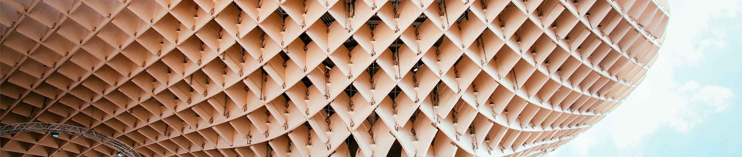 bâtiment contemporain en bois